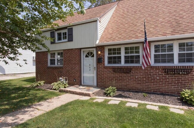 Building Photo - Single Family Home, Ridley School District