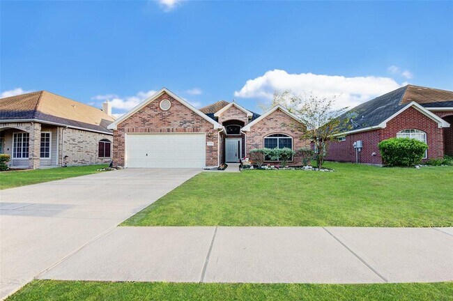 Building Photo - 21119 Sun Haven Dr