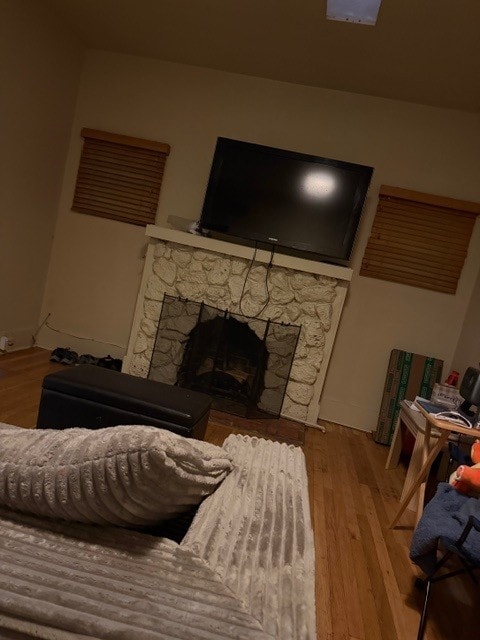 Building Photo - 1624 E 7th St