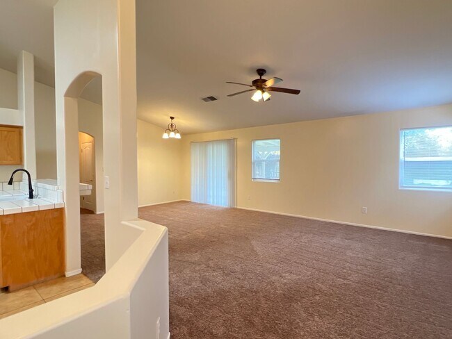 Building Photo - Southwest Bakersfield