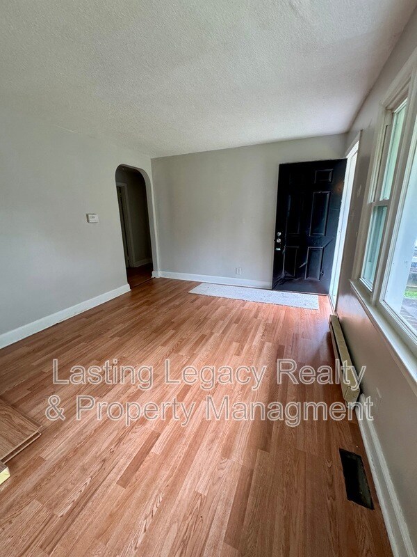 Building Photo - 1423 Marne St
