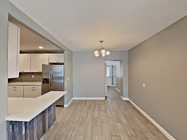 Foto del edificio - 1336 E Hall St