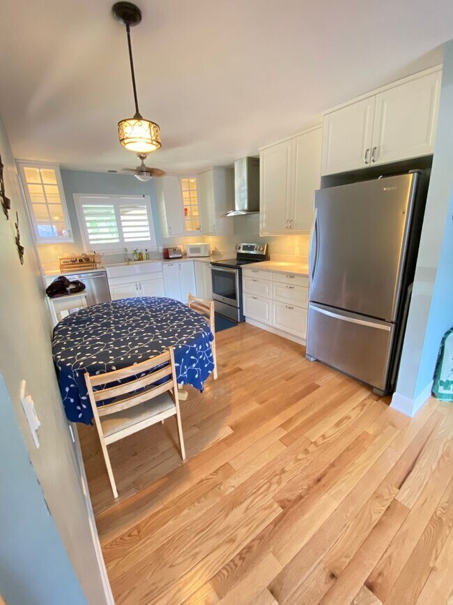 Building Photo - Bright & Lovely 3bd/2ba Townhouse in Mountain Shadows! AVAILABLE 4/1