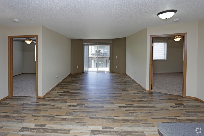 2BR, 2BA - 1,050 SF - North Pointe Apartments