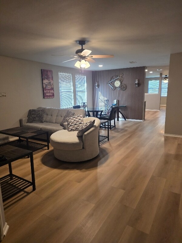 Foto del edificio - 12817 Cowper Dr