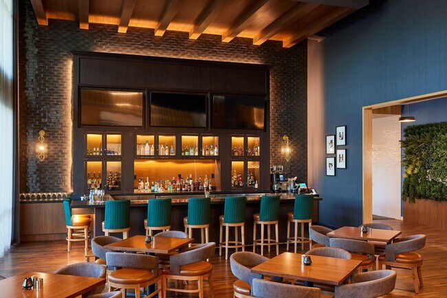 Building Photo - 74300 Country Club Dr