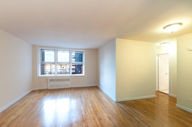 Foto del edificio - 33-24 Parsons Blvd