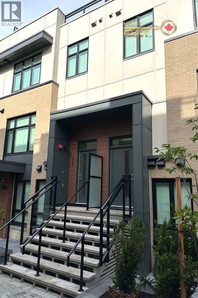 Building Photo - 2035 Glenaire Dr