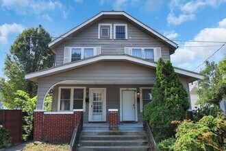 Building Photo - 461-463-463 Reinhard Ave