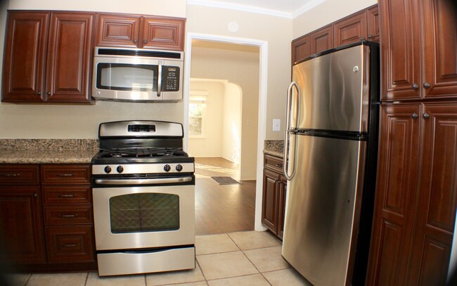 Foto del edificio - Charming 2BR/1BA House in OB W/ parking, W...