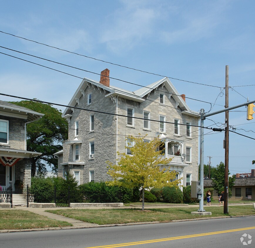 Building Photo - 511 W Washington St