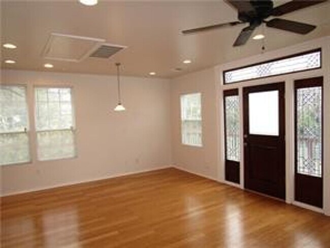 Foto del edificio - Classic Eastside Bungalow