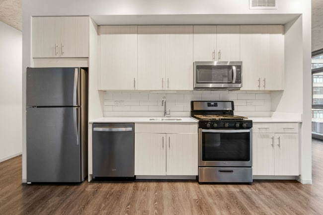 Photo - 700 S Clark St Apartment