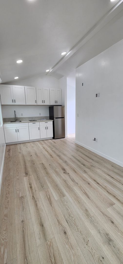 Building Photo - 2421 L St