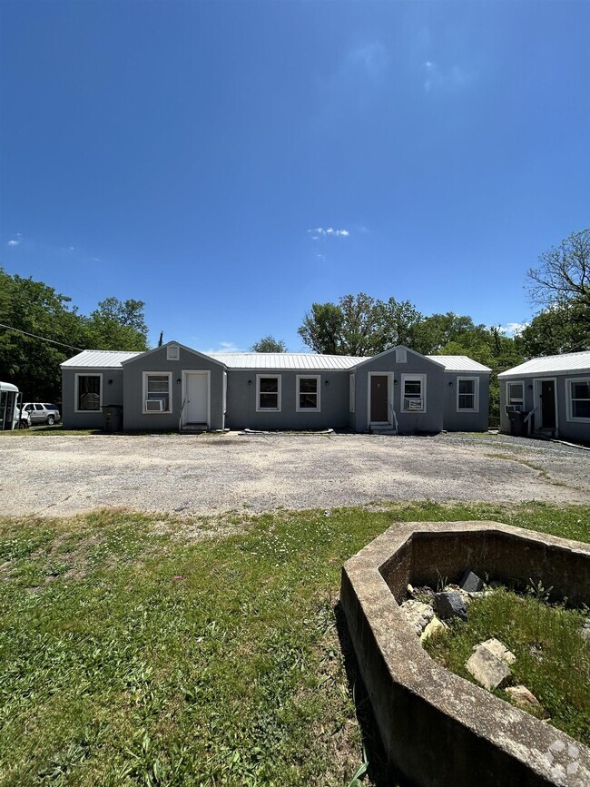Building Photo - 407 3rd St