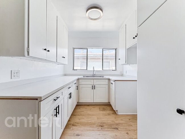 Foto del edificio - 4026 Palmwood Dr