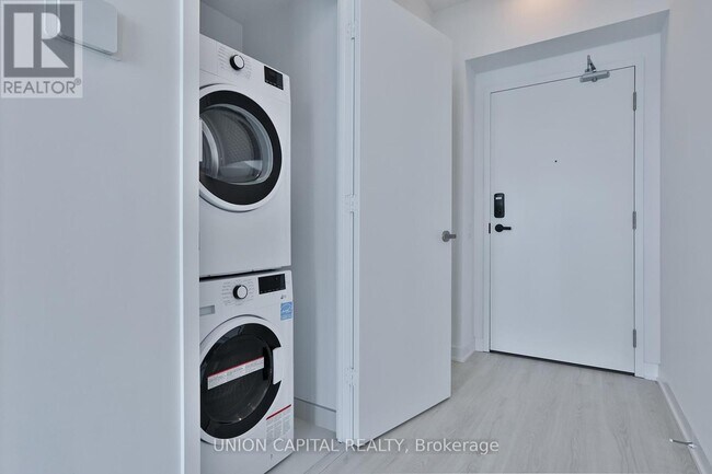 Photo du bâtiment - 3883-3883 Quartz Rd