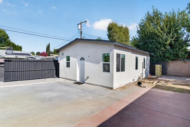 Foto del edificio - 8951 Woodley Ave