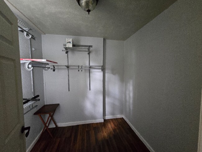 Foto del edificio - 5838 12th St