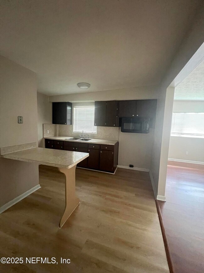 Foto del edificio - 2239 Sherrington St