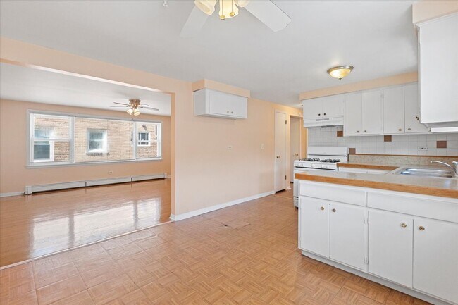 Foto del edificio - 2650 W Touhy Ave