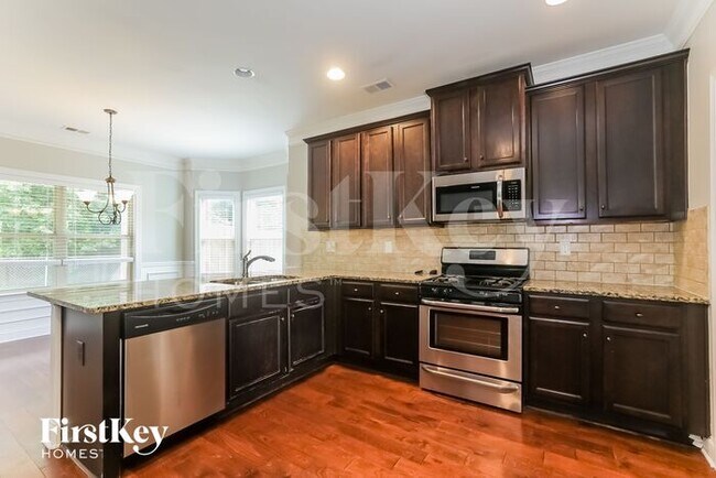 Building Photo - 1324 Wild Rose Dr SE