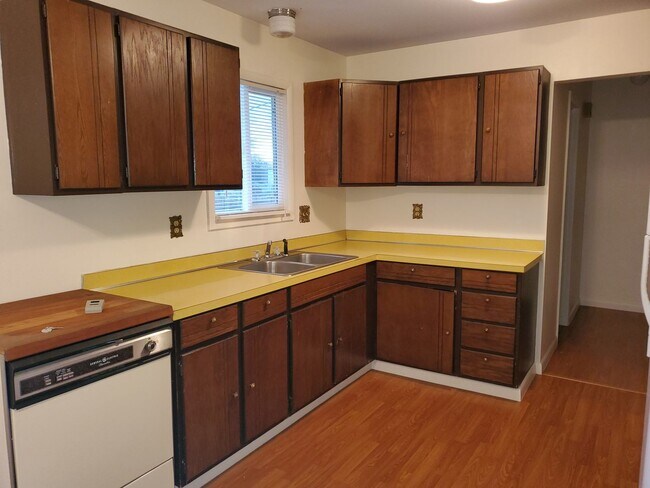 Foto del edificio - 826 N 12th St E