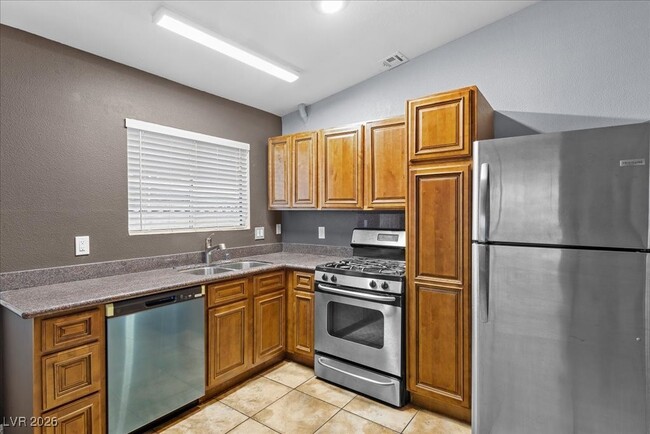 Building Photo - 6440 Bugbee Ave