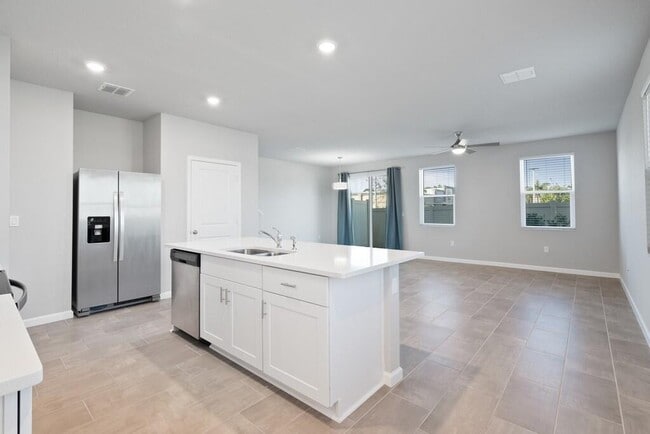 Building Photo - 3902 SE Caladium Ct