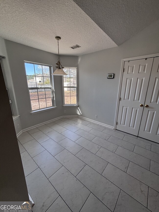 Building Photo - 106 Lake Manor Dr