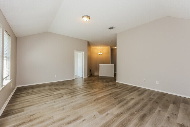 Foto del edificio - 4909 Palm Ridge Dr