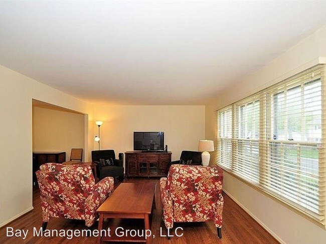 Foto del edificio - 8229 Streamwood Dr