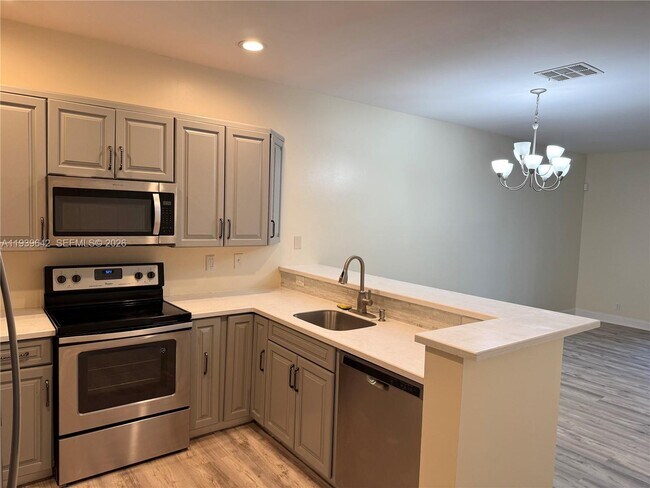 Foto del edificio - 3545 NW 14th Ct