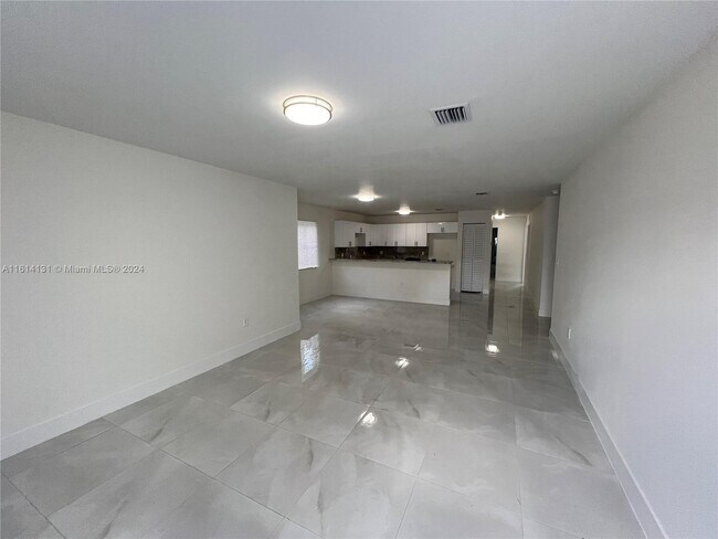 Building Photo - 4615 NW 15th Ct