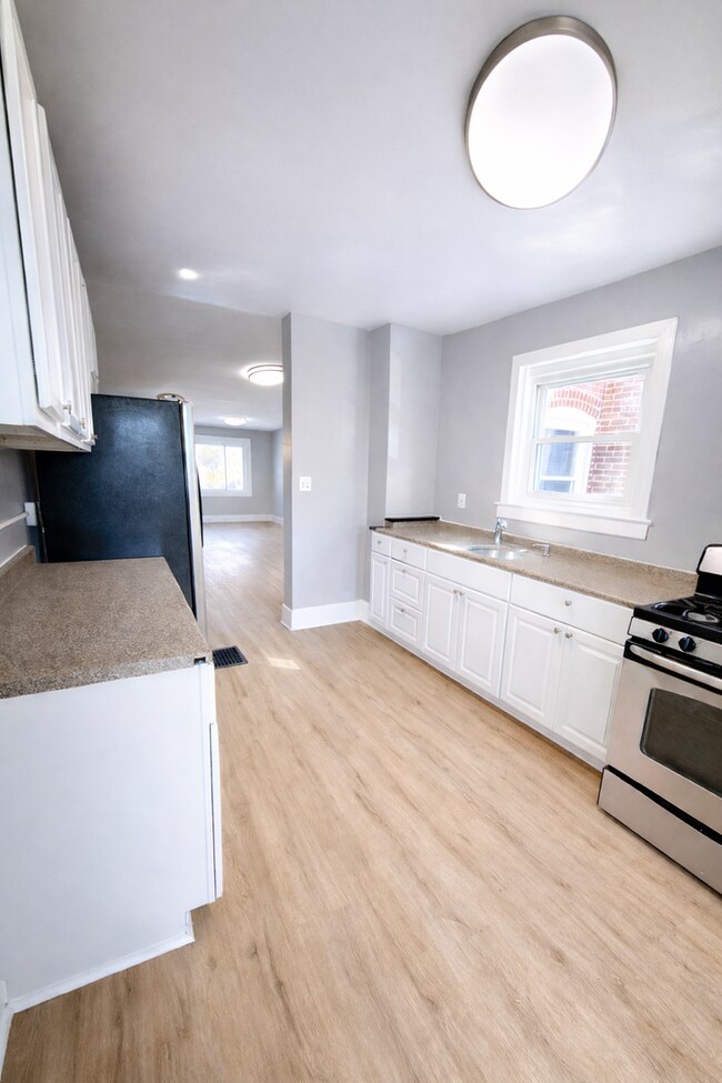 Building Photo - Beautifully Modern 3BR Townhome | Finished Basement | Fenced Yard | Baltimore