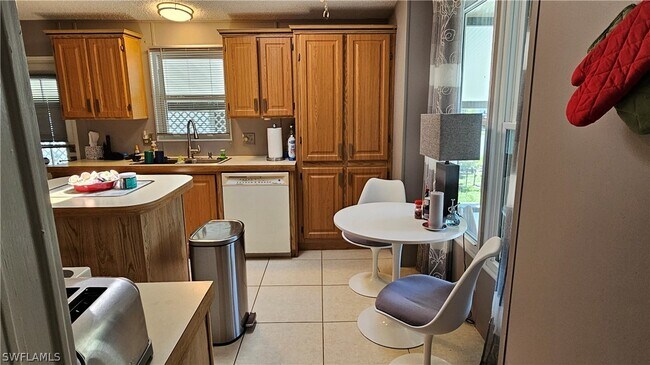Building Photo - 1515 Gulf Coast Dr