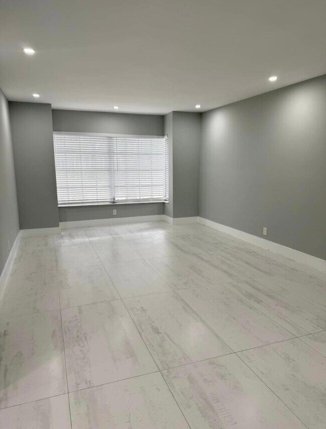 Foto del edificio - 2191 NE 68th St