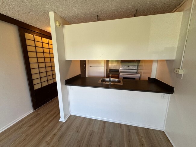 Building Photo - The Highlander Condo in Aiea 1/1/1 Unit #503