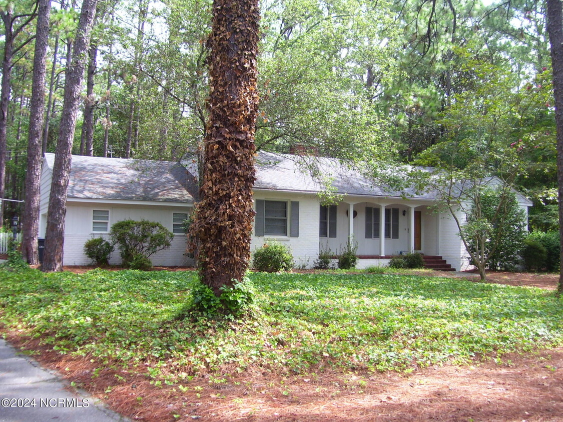 Primary Photo - 1215 Midland Rd