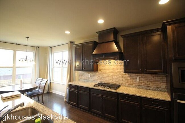 Foto del edificio - 2951 Stewart Campbell Pointe