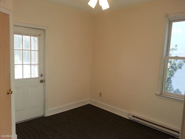 Building Photo - 216 S York Rd