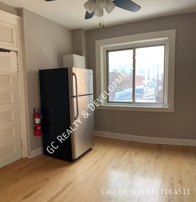 Foto del edificio - ***DOWNTOWN WHEATON / 2 BDRM / W&D IN UNIT...