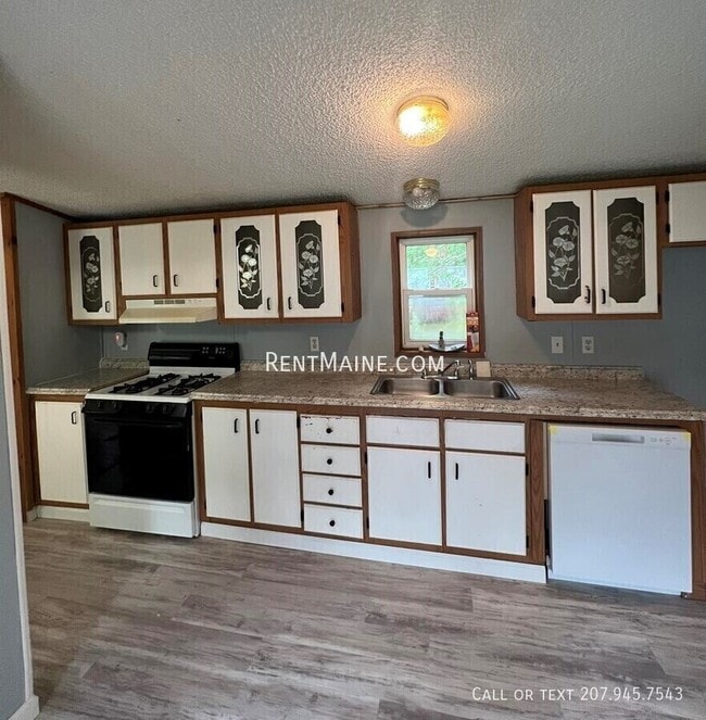 Building Photo - 11 Sweet Fern Dr