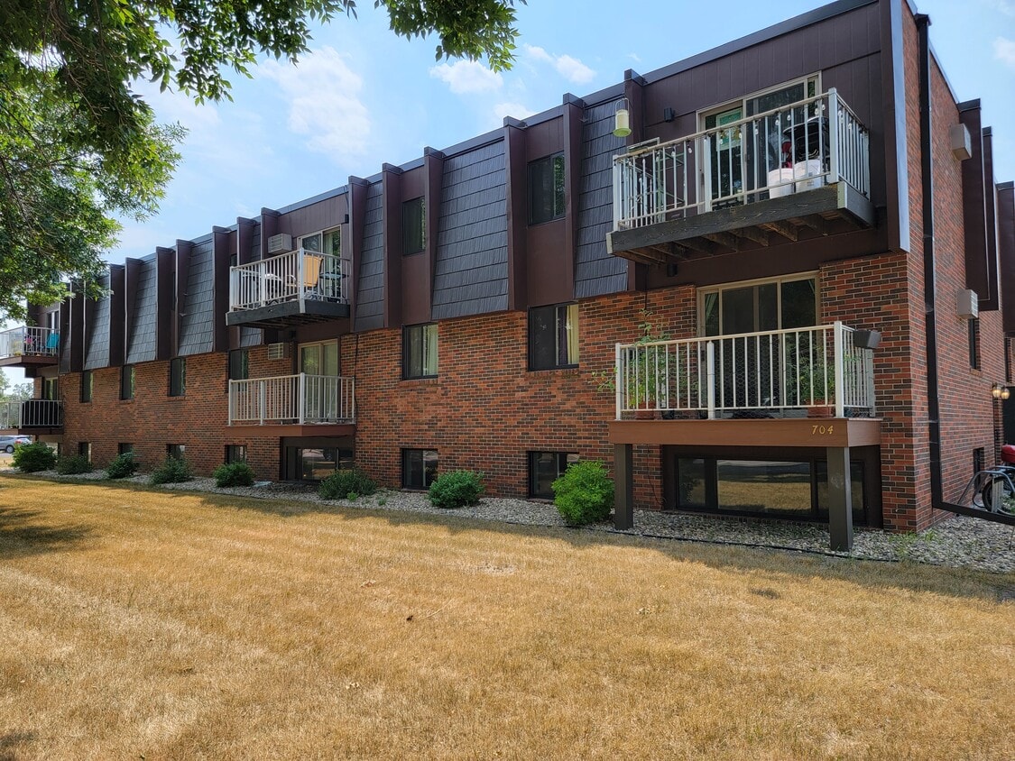 704 2nd St SE Unit 103, Glenwood, MN 56334 704 2nd St SE Glenwood, MN