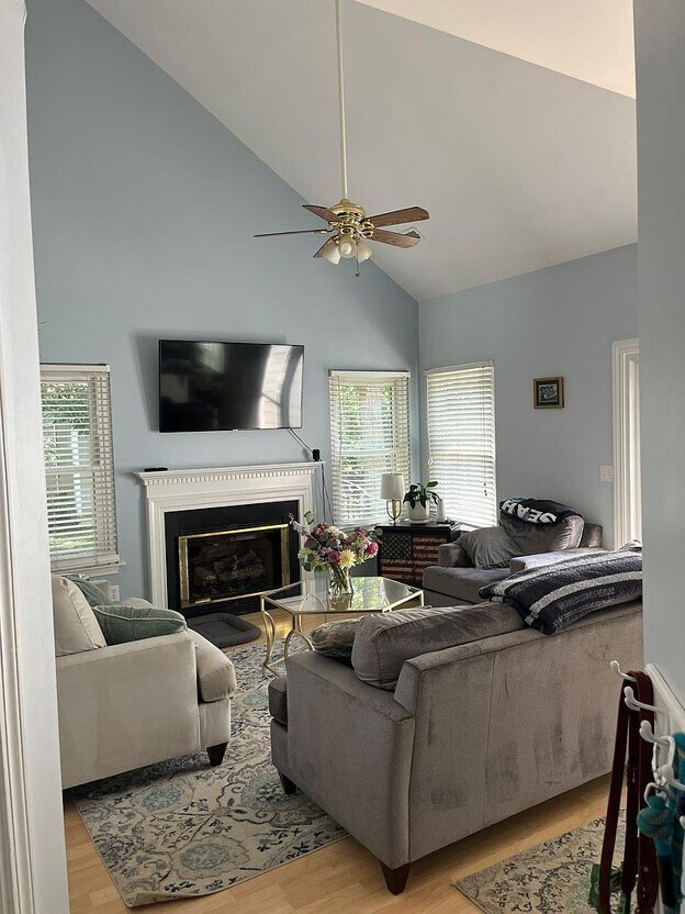 Foto del edificio - 4505 Crystal Creek Ct