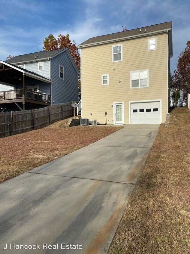 Building Photo - 3 br, 3 bath House - 521 S. Bull St