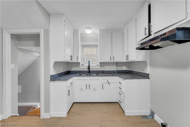 Building Photo - 16716 Stockbridge Ave