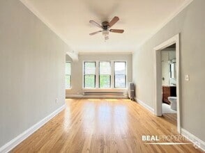 Building Photo - 4614 N Paulina St