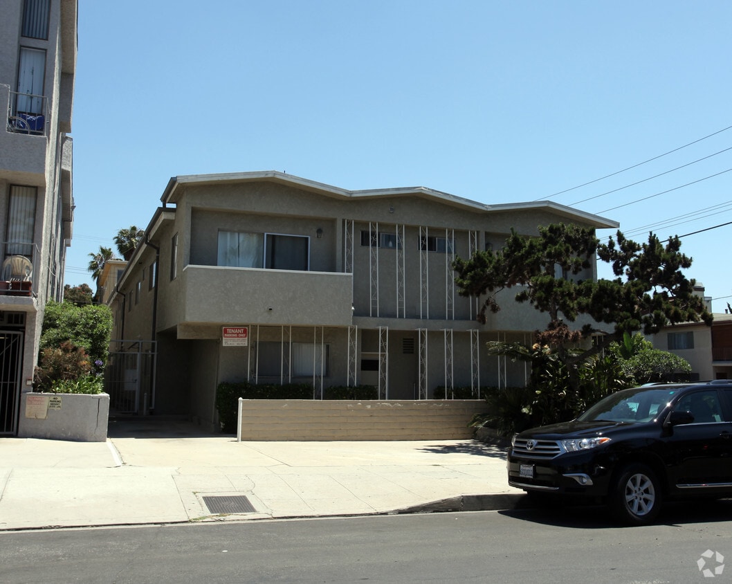 Building Photo - 11919 Idaho Ave