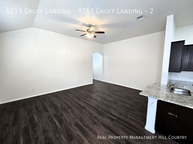 Foto del edificio - 9213 Groff Lndg